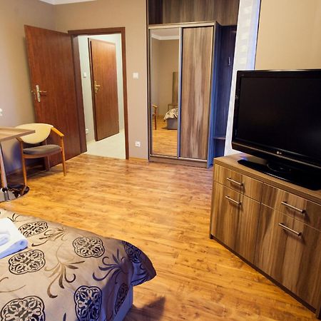 Dw Airen Hotel Тженсач Екстериор снимка