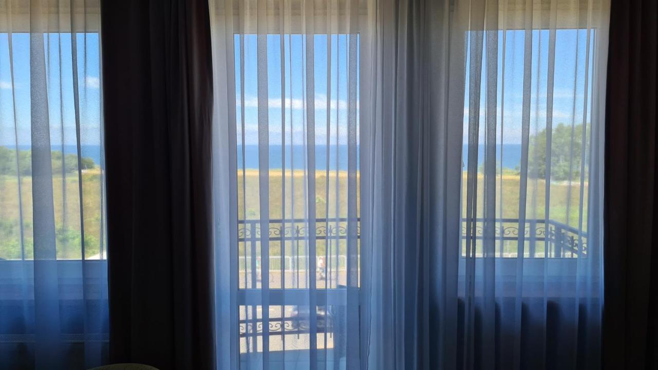 Dw Airen Hotel Тженсач Екстериор снимка