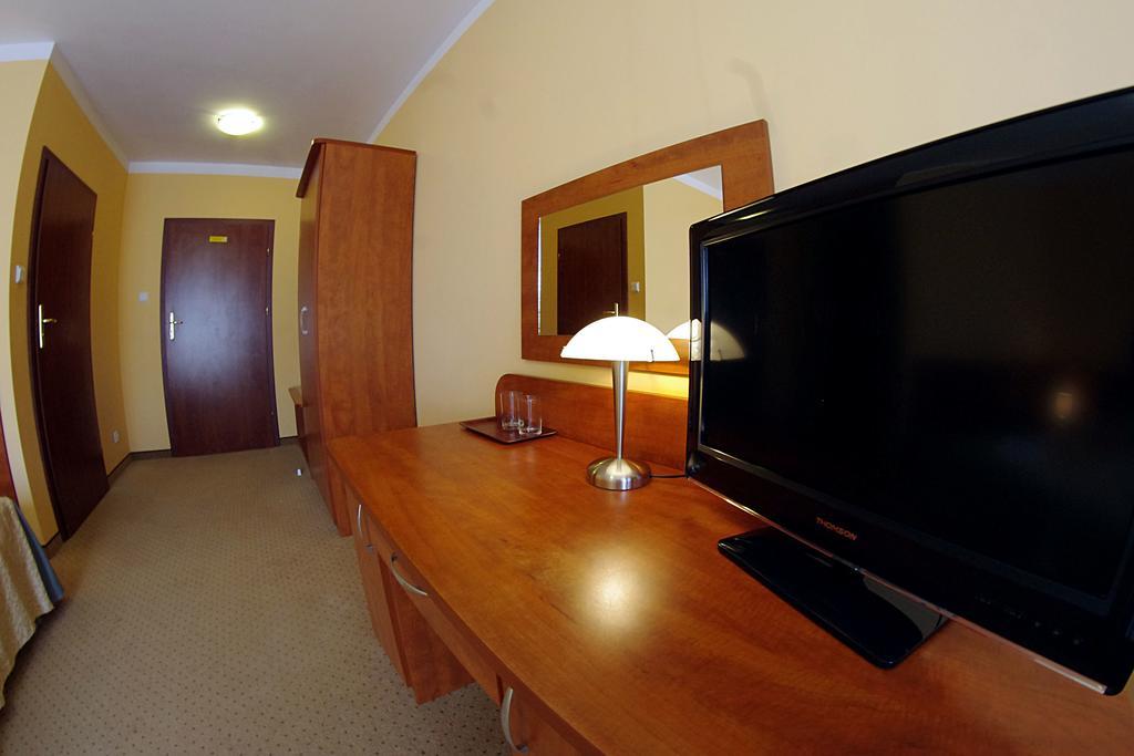 Dw Airen Hotel Тженсач Екстериор снимка