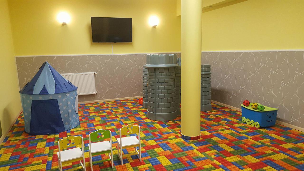 Dw Airen Hotel Тженсач Екстериор снимка