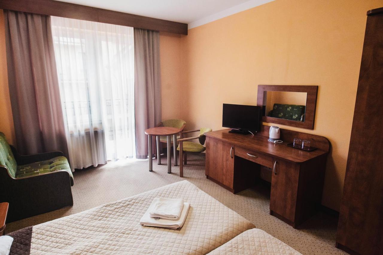 Dw Airen Hotel Тженсач Екстериор снимка