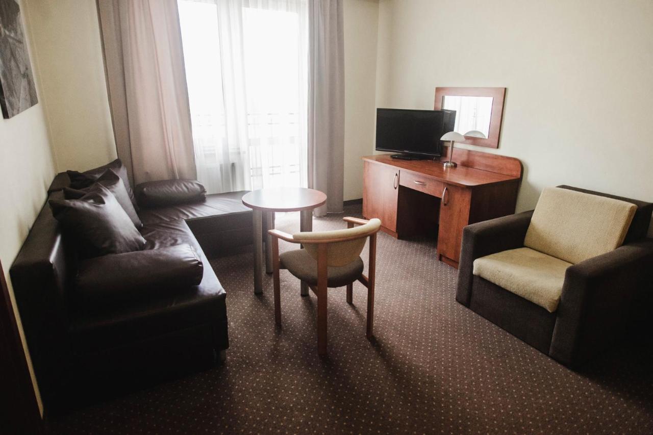 Dw Airen Hotel Тженсач Екстериор снимка