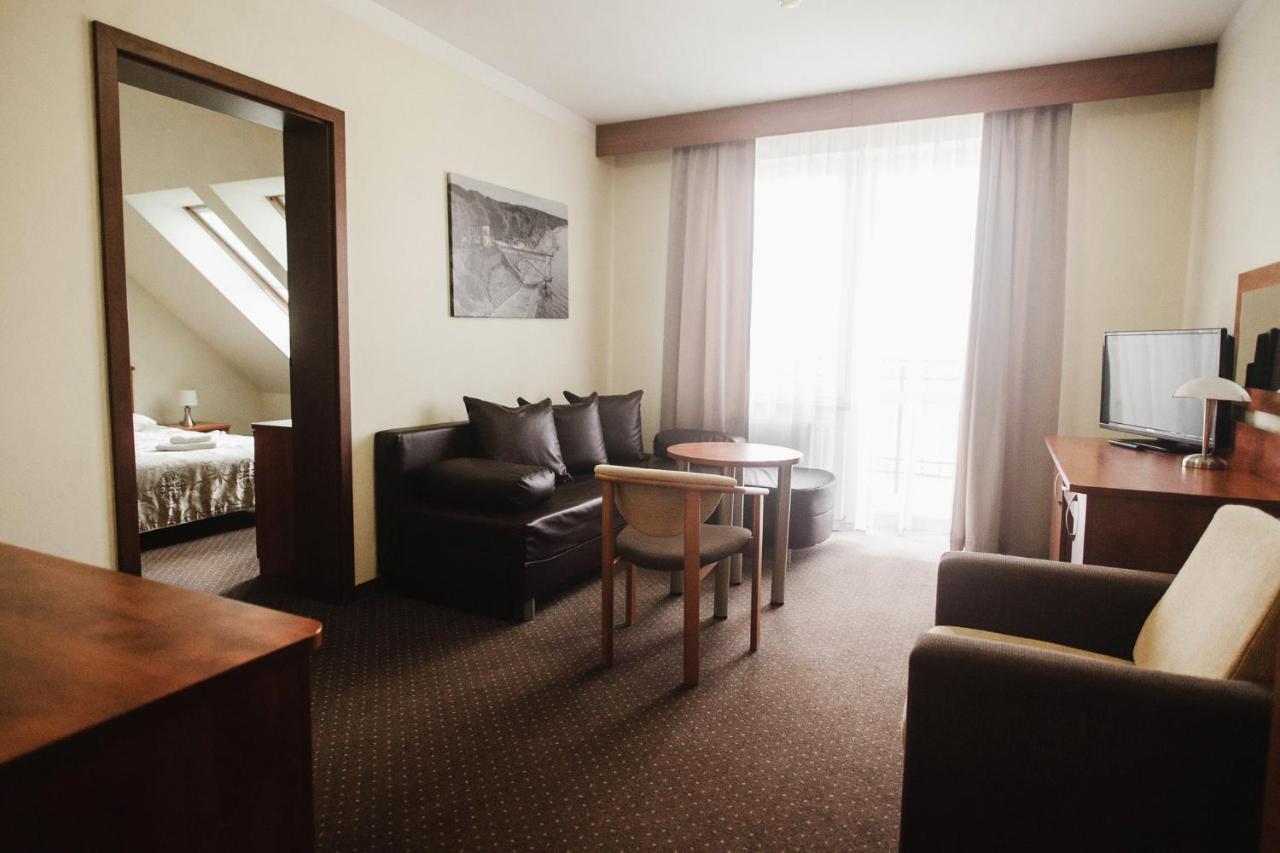 Dw Airen Hotel Тженсач Екстериор снимка