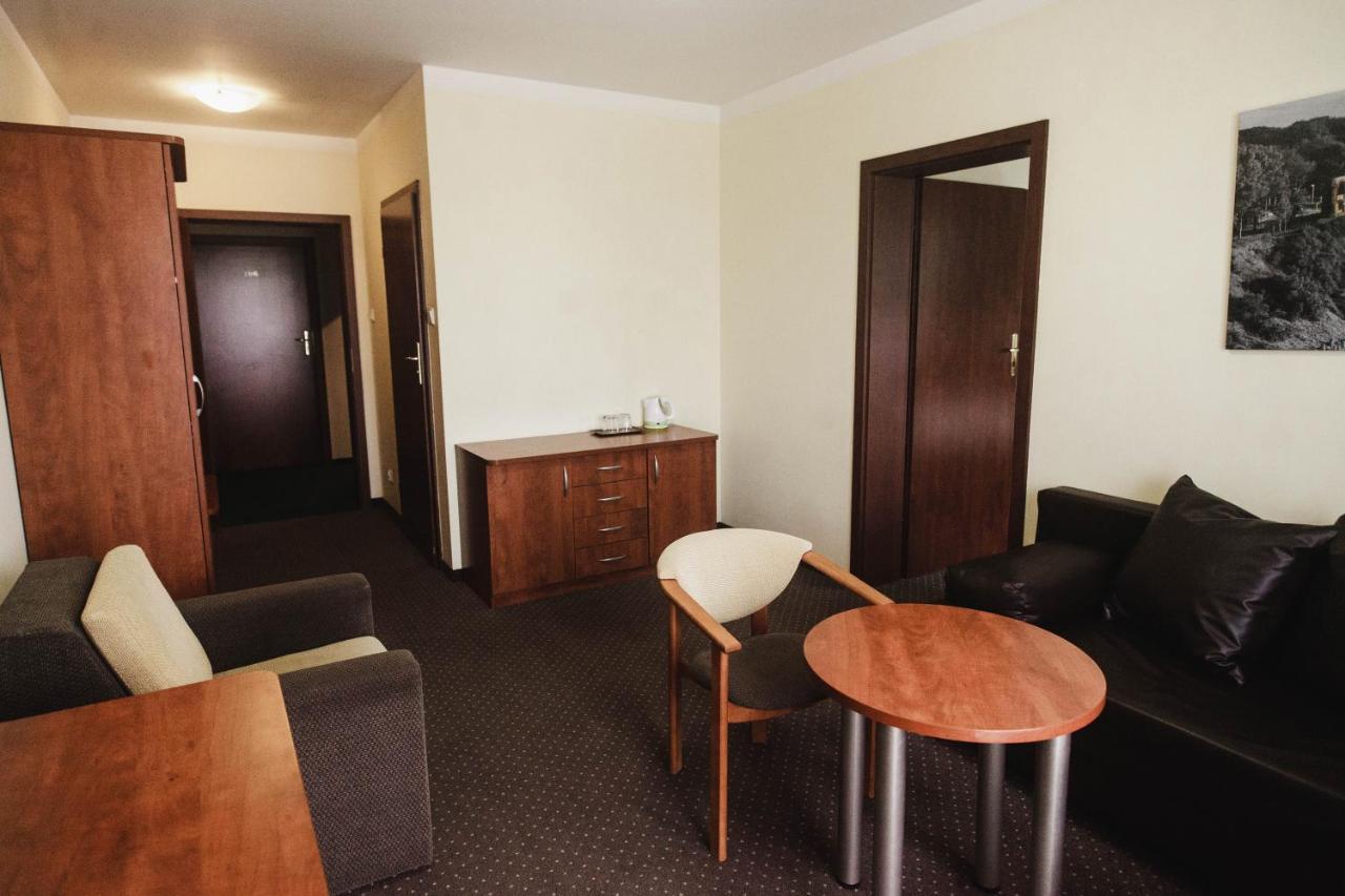 Dw Airen Hotel Тженсач Екстериор снимка